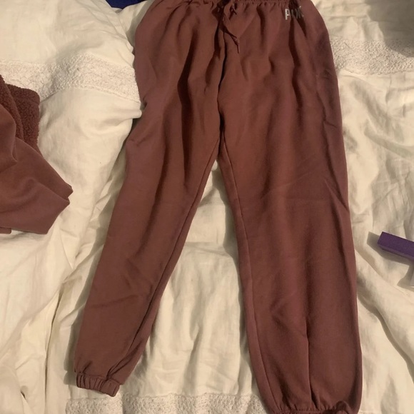 Sweatpants and hoodie set - Picture 2 of 2